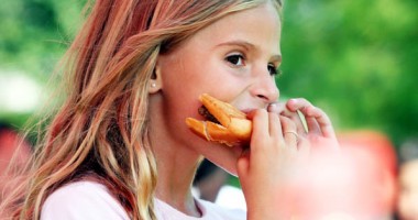 Stire din Diverse : Cum se recunosc  alergiile alimentare la copii