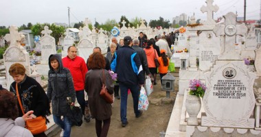 Stire din Social : Cum și-au cinstit constănțenii morții, de Paștele Blajinilor
