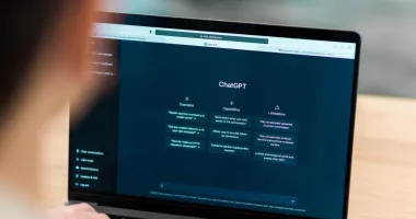 Stire din Actualitate : Atenție! Ce se întâmplă cu datele tale când conversezi cu ChatGPT