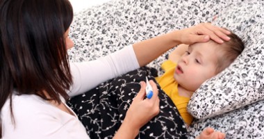 Stire din Diverse : Cum îi tratăm pe copiii cu rinofaringită