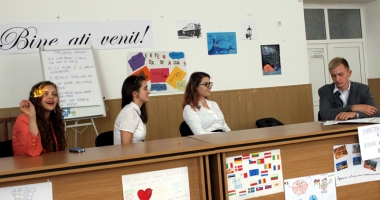 Stire din Cultură-Educație : Cunoașterea limbilor străine, din perspectivă festivă