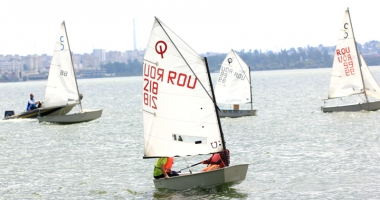 Stire din Sport : Cupa "Ziua Marinei" la yachting, pe lacul Siutghiol