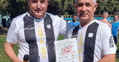 GALERIE FOTO / Premiu special pentru Pavel Peniu, la Cupa Prieteniei la fotbal - 5