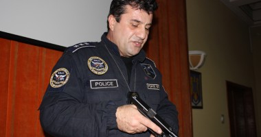 Stire din Eveniment : Mascații din Constanța, în frunte cu Emanoil Moraru, dovedesc cât sunt de buni