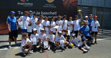 Stire din Sport : CS Phoenix, pe urmele vedetelor de la Chicago Bulls și Lakers