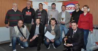 Stire din Sport : Premii și șampanie pentru campionii Cupei Presei la tenis de masă