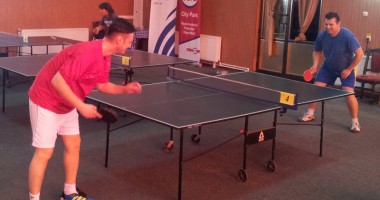 Stire din Sport : Cupa Presei la tenis de masă. Cuget Liber - peste toți, Robert Bak - campion!