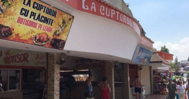 Stire din Social : Atenție unde mâncați în Satu de Vacanță! Închis de DSV și OPC , Cuptorul cu plăcinte încă funcționează normal