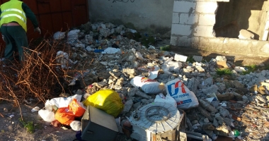 Curățăm Constanța noastră! Muncitorii au intrat în parcurile din Tomis II, Poarta 5 și Poarta 6
