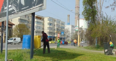 "Curățăm Constanța noastră". Au început lucrările la spațiile verzi din Satul de Vacanță - 3
