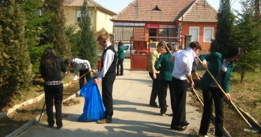 Stire din Politică-Administrație : Primăria Medgidia  începe curățenia de primăvară