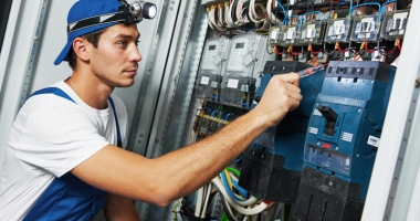Atenție, se oprește curentul electric în orașul Năvodari!