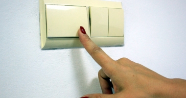 Stire din Social : Mai multe străzi din centrul Constanței,  fără curent electric