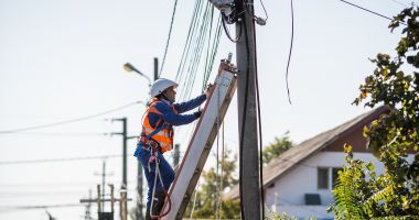 Stire din Social : Mai multe străzi din municipiu, fără curent electric