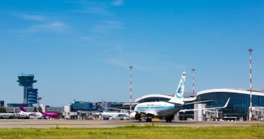 Stire din Eveniment : Un curier este cercetat, după ce a furat colete în valoare de mii de euro de pe Aeroportul Otopeni