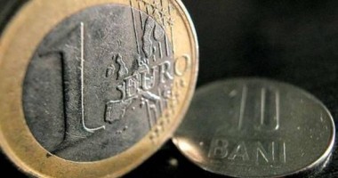 Stire din Economie : Moneda națională s-a apreciat până la un curs de referință de 4,4616 lei/euro