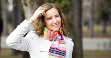 Stire din Social : Melania Medeleanu vă învaţă cum să ţineţi un discurs coerent în faţa altor persoane