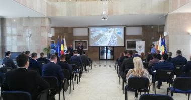 Cursanții Colegiului Național de Afaceri Interne, în vizită în portul Constanța - 2
