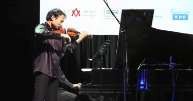 Stire din Cultură-Educație : Curs de masterclass susținut de violonistul Erzhan Kulibaev