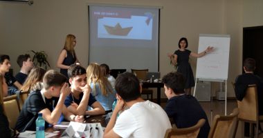 Cursuri interactive de management de proiect pentru tinerii liceeni din Constanța - 2