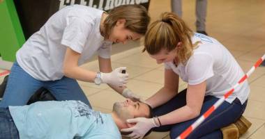 Stire din Sănătate : "Prima clipă contează!" Învățați să acordați  primul ajutor