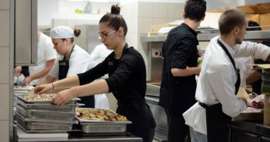 Stire din Social : Mii de participanţi la cursurile de formare pentru şomeri