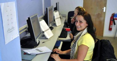 Stire din Social : Cursuri de antreprenoriat pentru 100 de șomeri  de la țară