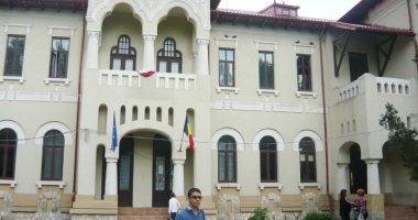 Stire din Cultură-Educație : Cursuri  de inițiere  în limba română