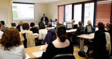 Stire din Social : Peste 70% din angajați nu au participat la niciun curs de perfecționare în 2010