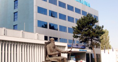 Stire din Cultură-Educație : Cursuri festive  și Doctor Honoris Causa,  la Universitatea "Andrei Șaguna"
