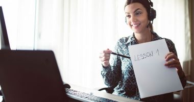 Stire din Cultură-Educație : Cursuri pentru profesori privind utilizarea tehnologiilor digitale în procesul de învățare