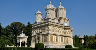 Stire din Eveniment : Trenuri suplimentare, sâmbătă, spre Curtea de Argeș