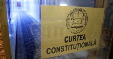 Stire din Politică-Administrație : Curtea Constituțională stabilește cine decide data alegerilor locale