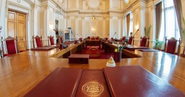 Stire din Actualitate : CCR nu va transmite duminică niciun anunț și nicio comunicare despre renumărarea voturilor
