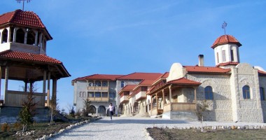 Stire din Cultură-Educație : Curtea Brâncovenească organizează pelerinaj la mănăstire