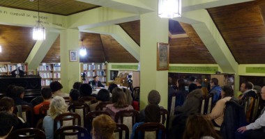 Stire din Cultură-Educație : Conferință organizată de Școala și Grădinița Brâncovenească. "Fericire versus divertisment în epoca mass-media"