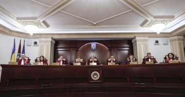 Stire din Actualitate : Cât câștigă judecătorii CCR și ce sporuri au