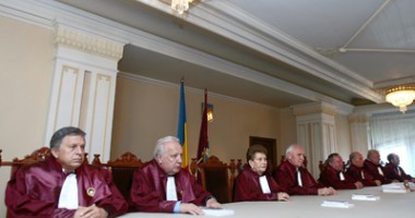 Stire din Politică-Administrație : Cum justifică membrii CCR decizia de invalidare a referendumului
