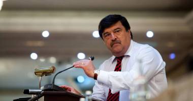 Stire din Politică-Administrație : Curtea Constituțională, reacție în cazul judecătorului Toni Greblă
