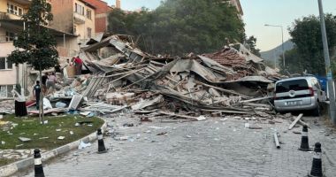 Stire din Actualitate : Cutremur puternic în Turcia resimțit la Istanbul și Izmir. Mai multe clădiri s-au prăbușit