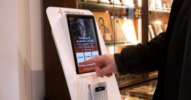 Stire din Social : Tehnologia şi credinţa merg mână în mână. Cum arată prima cutie a milei electronică