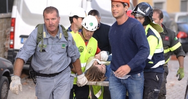 VIDEO ȘI IMAGINI DRAMATICE / 247 DE MORȚI după cutremurul din Italia. Printre victime sunt cinci români - 33