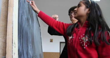 Stire din Cultură-Educație : DASCĂLII CONSTĂNȚENI TRAG SEMNALUL DE ALARMĂ: "Riscăm să ajungem o țară de semianalfabeți"