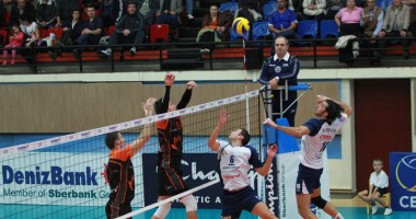 Stire din Sport : CVM Tomis nu iartă pe nimeni, "sirenele" au rămas fără antrenor