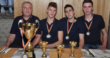 Stire din Sport : Campionii cadeți ai CVM Tomis Constanța au sărbătorit al doilea titlu național