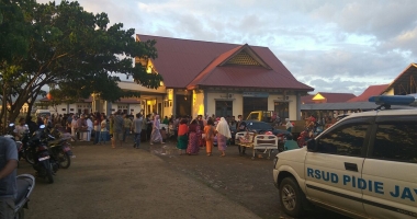 GALERIE FOTO / Cutremur de 6,4 grade în Indonezia. 54 de morți, sute de răniți - 6
