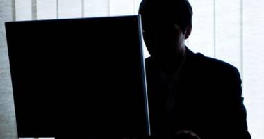 Stire din Tehnologie : Hackerii atacă! IMAGINI din CASELE ROMÂNILOR, pe INTERNET. CONSTĂNȚENII, printre victime