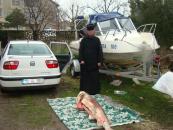 Stire din Eveniment : Un călugăr transporta un morun braconat de 90 de kilograme