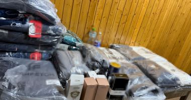 Stire din Eveniment : Autocar sosit din Turcia, controlat de polițiștii din Mangalia. Sute de produse au fost confiscate