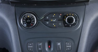 Galerie FOTO și VIDEO - Dacia aniversează 10 ani de Logan cu o ediție concepută special pentru România - 4